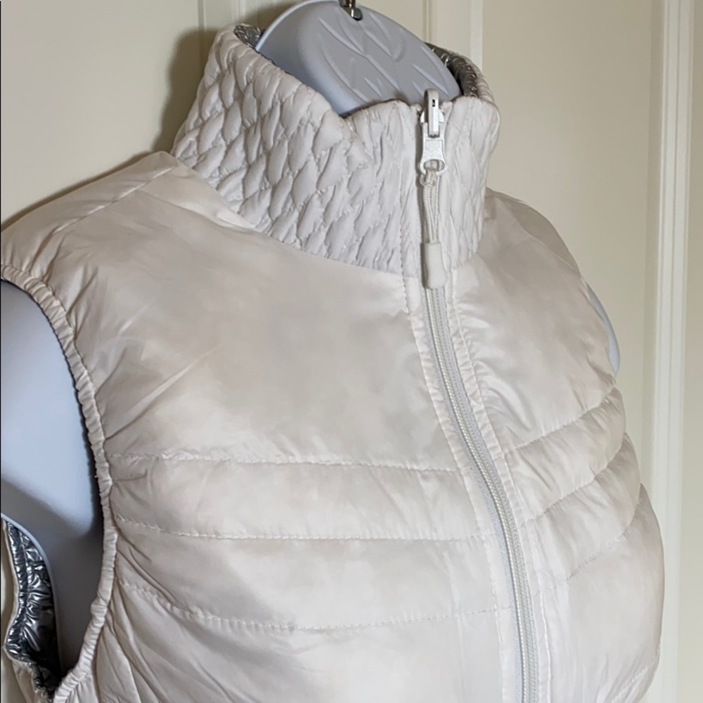 Reversible Vest - Picture 5 of 9